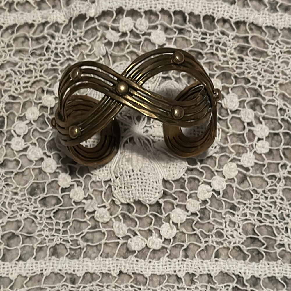 🌺 Brass Lace Tribal Bracelet - Picture 4 of 8